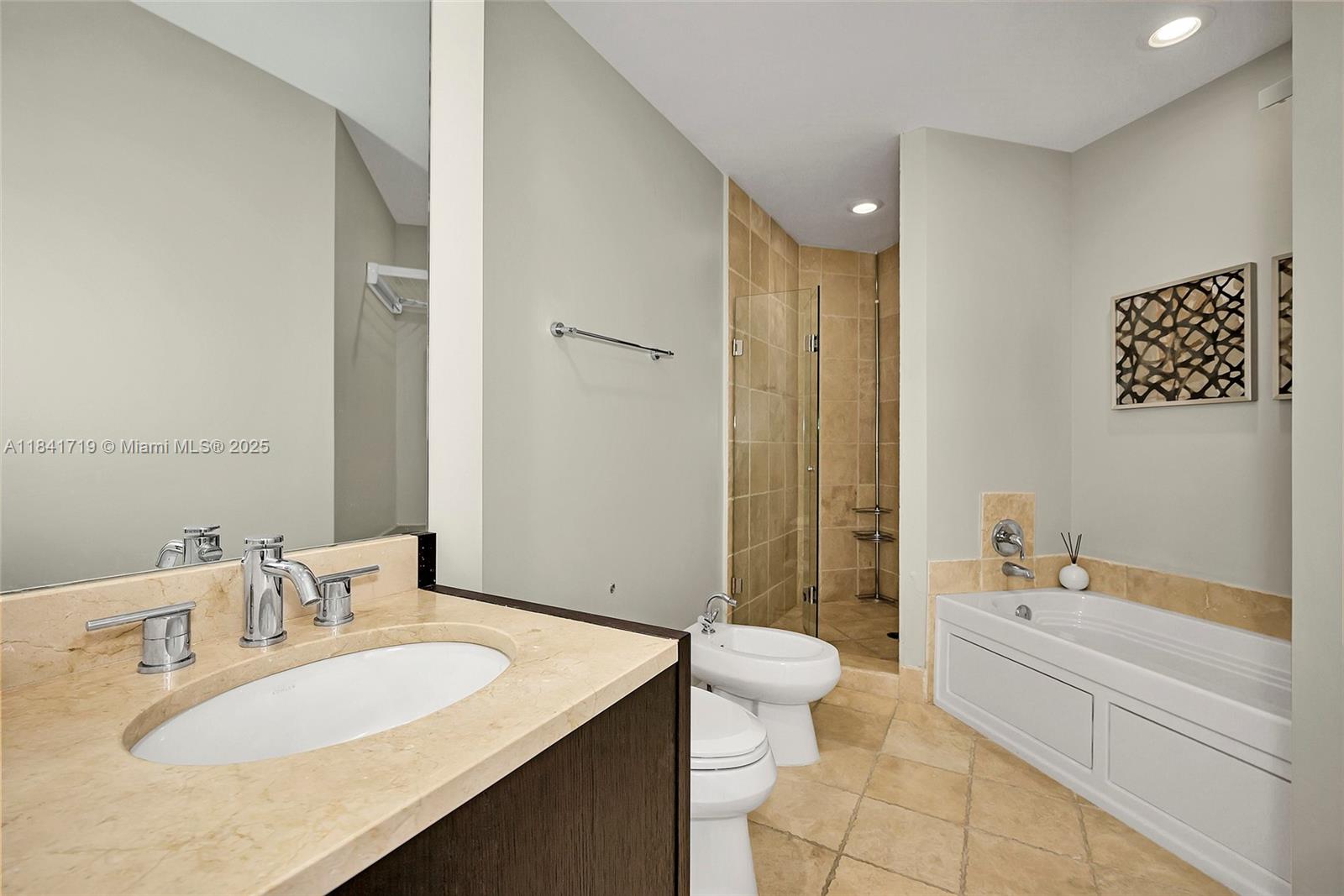 TRUMP ROYALE CONDO - Residential