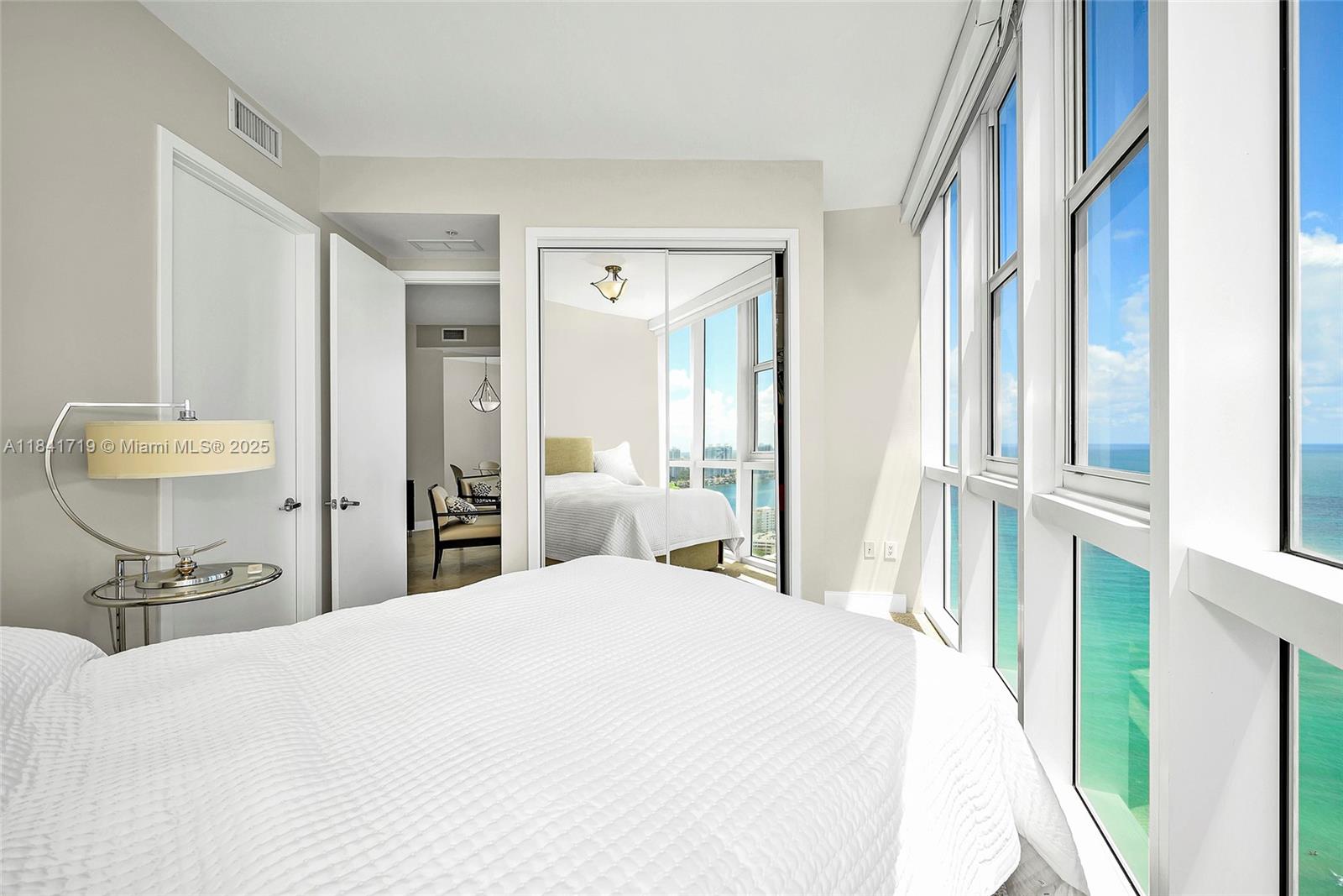 18201 Collins Ave 4009A