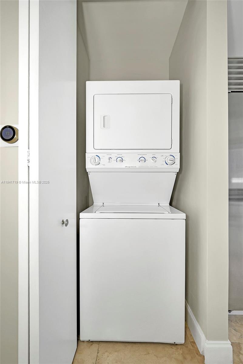 TRUMP ROYALE CONDO - Residential