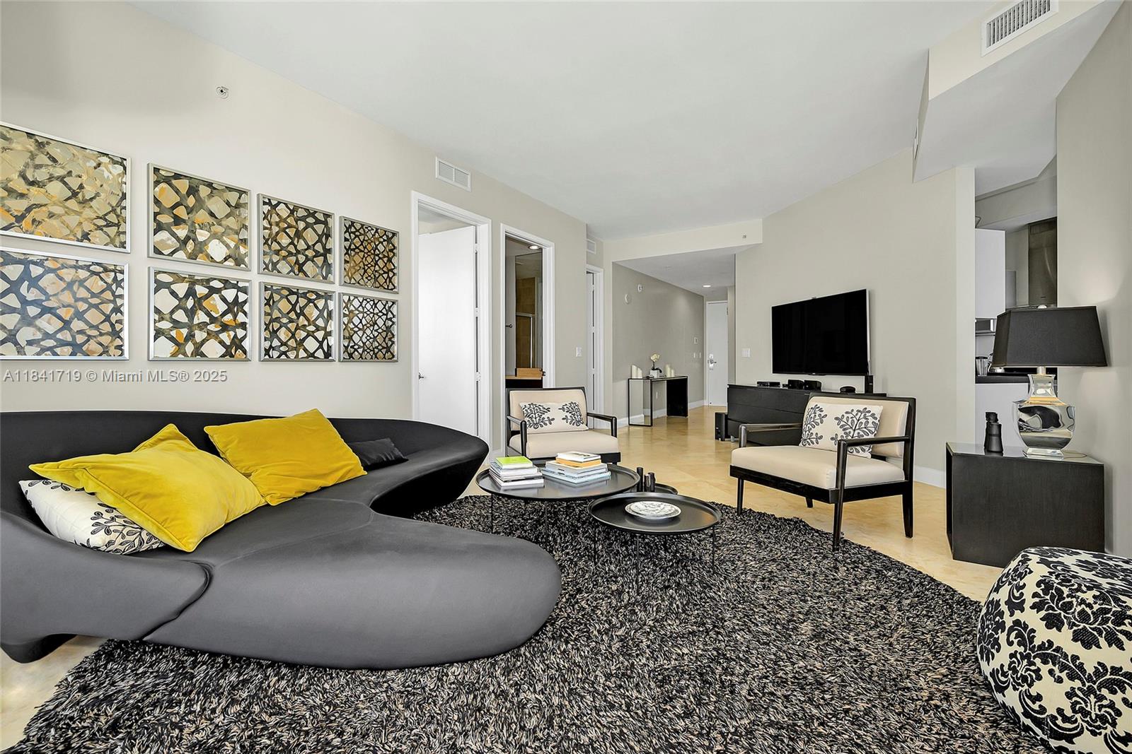 TRUMP ROYALE CONDO - Residential