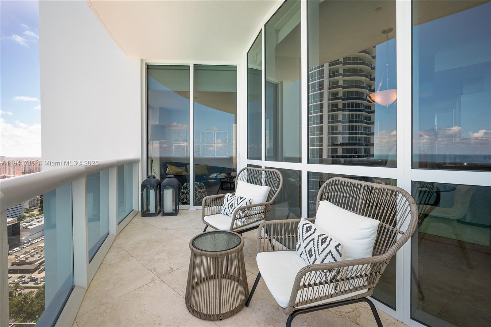 18201 Collins Ave 4009A