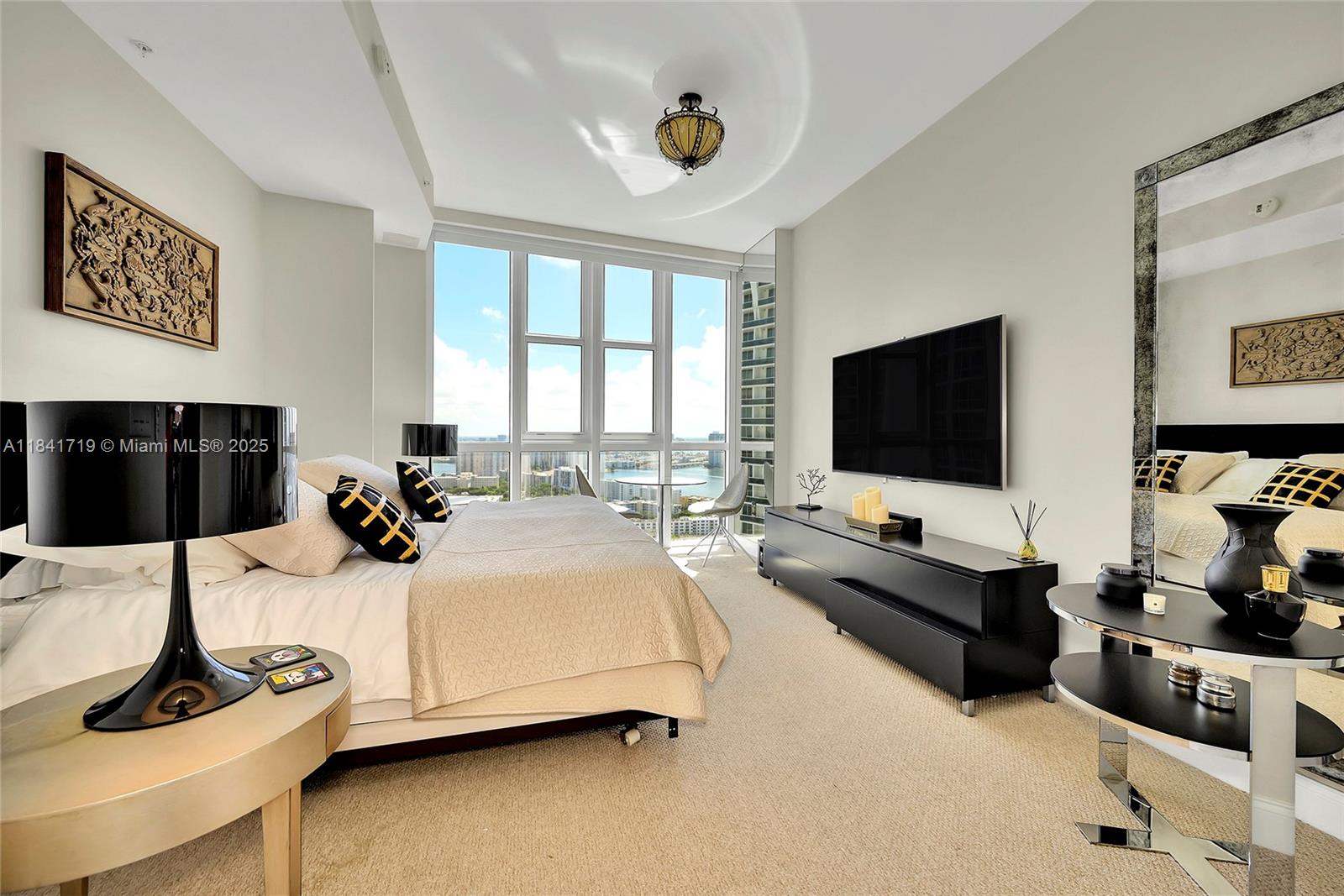 TRUMP ROYALE CONDO - Residential