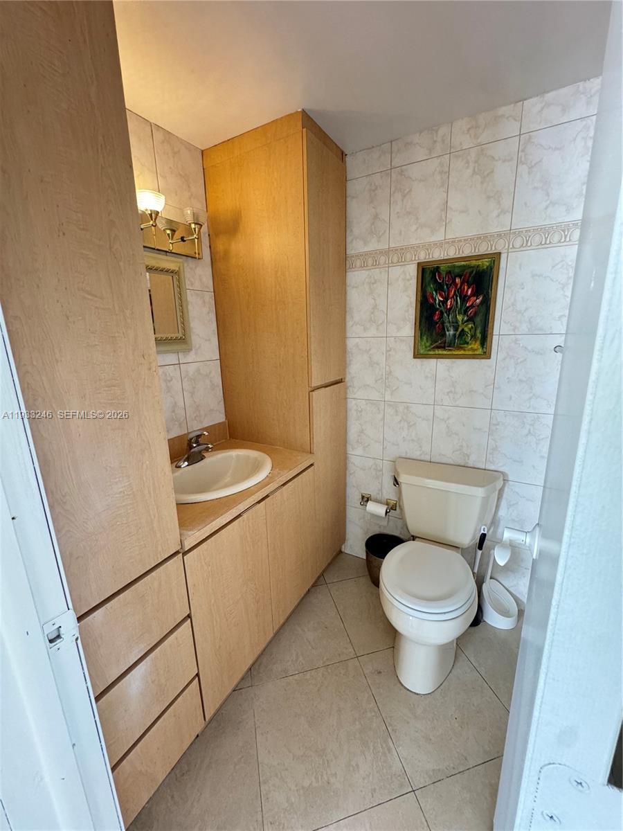 HEMISPHERES CONDO - Residential