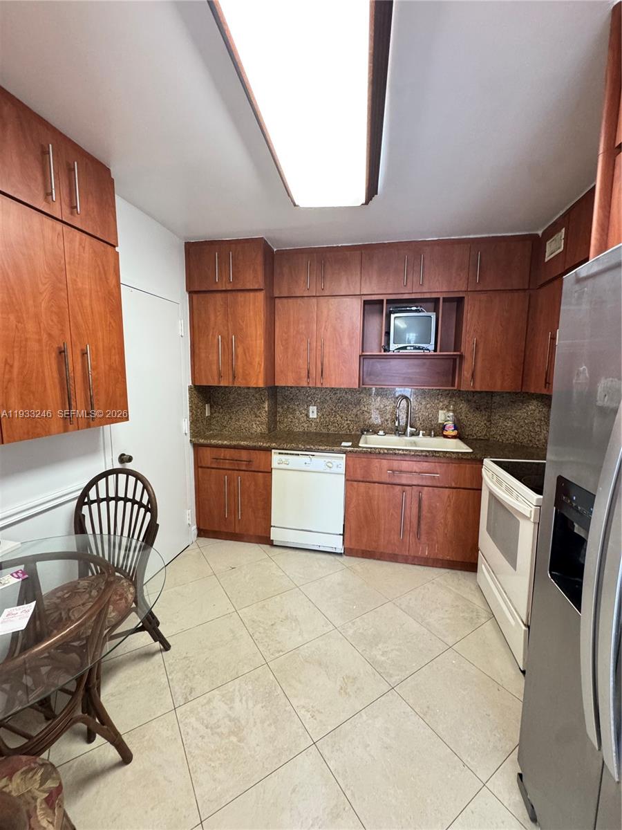 HEMISPHERES CONDO - Residential