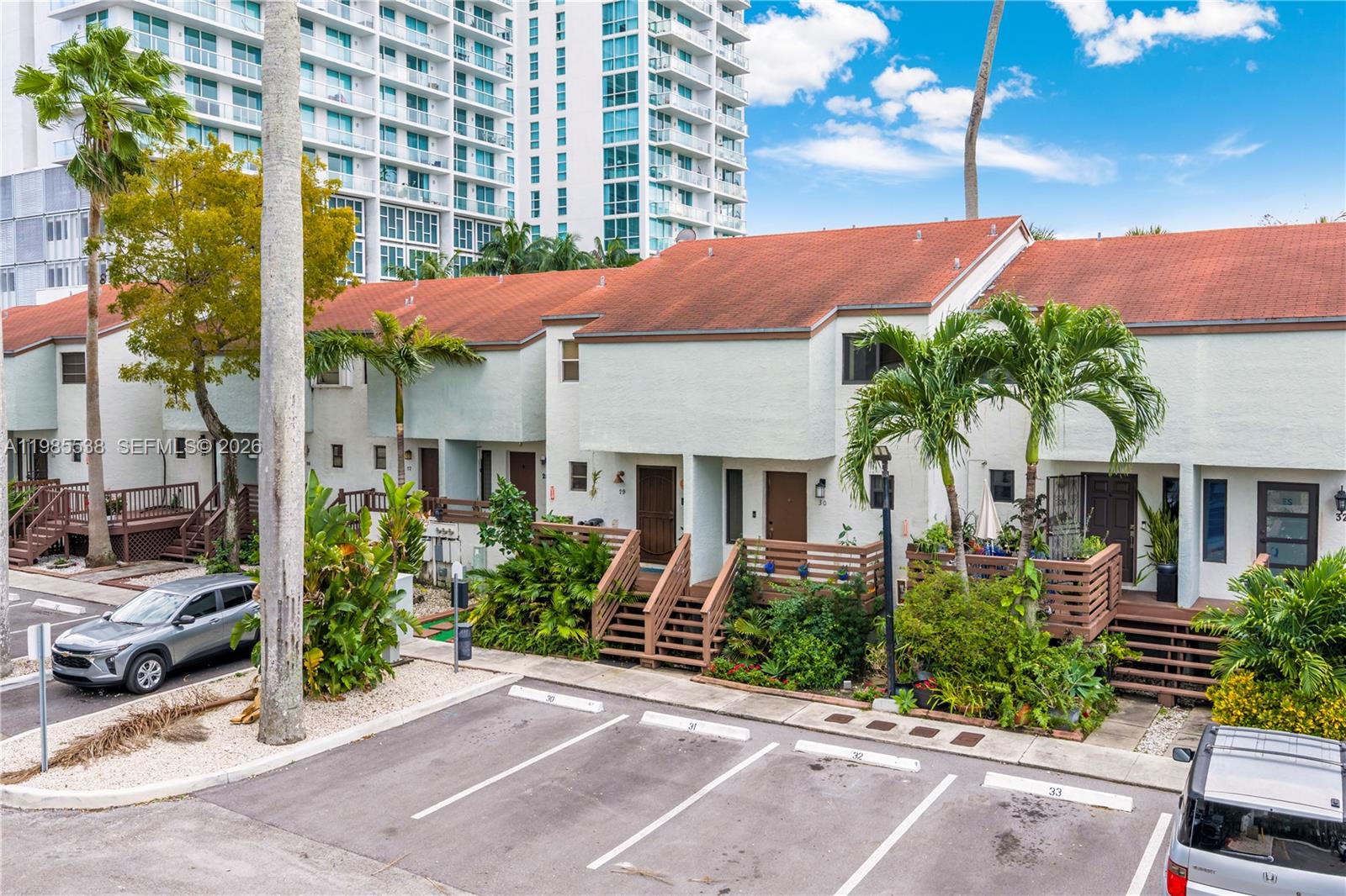 RIVER CLUB TOWNHOUSE COND - Residential