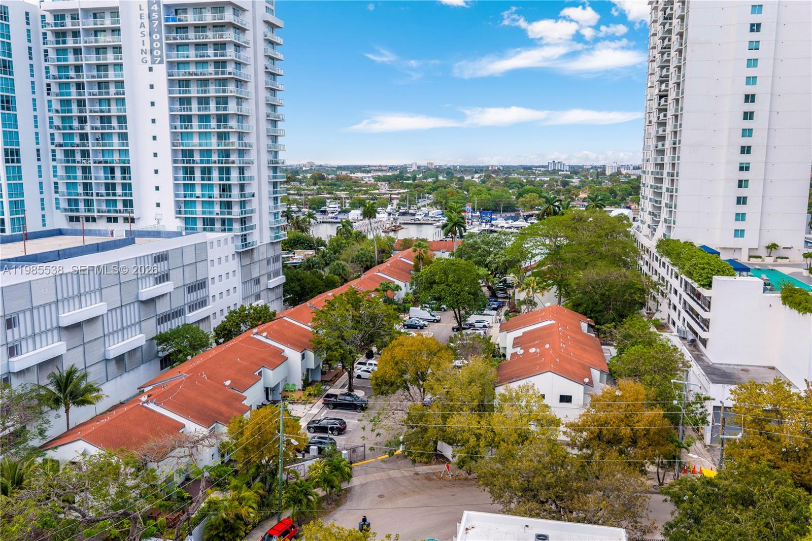 RIVER CLUB TOWNHOUSE COND - Residential