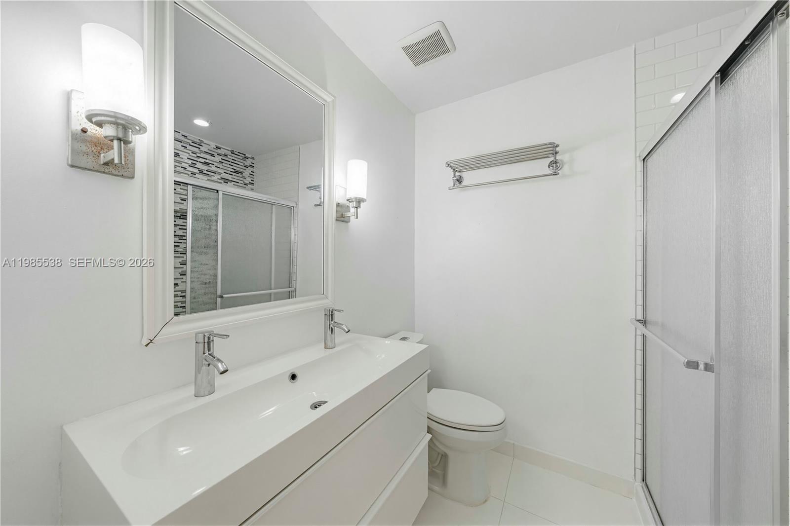 RIVER CLUB TOWNHOUSE COND - Residential