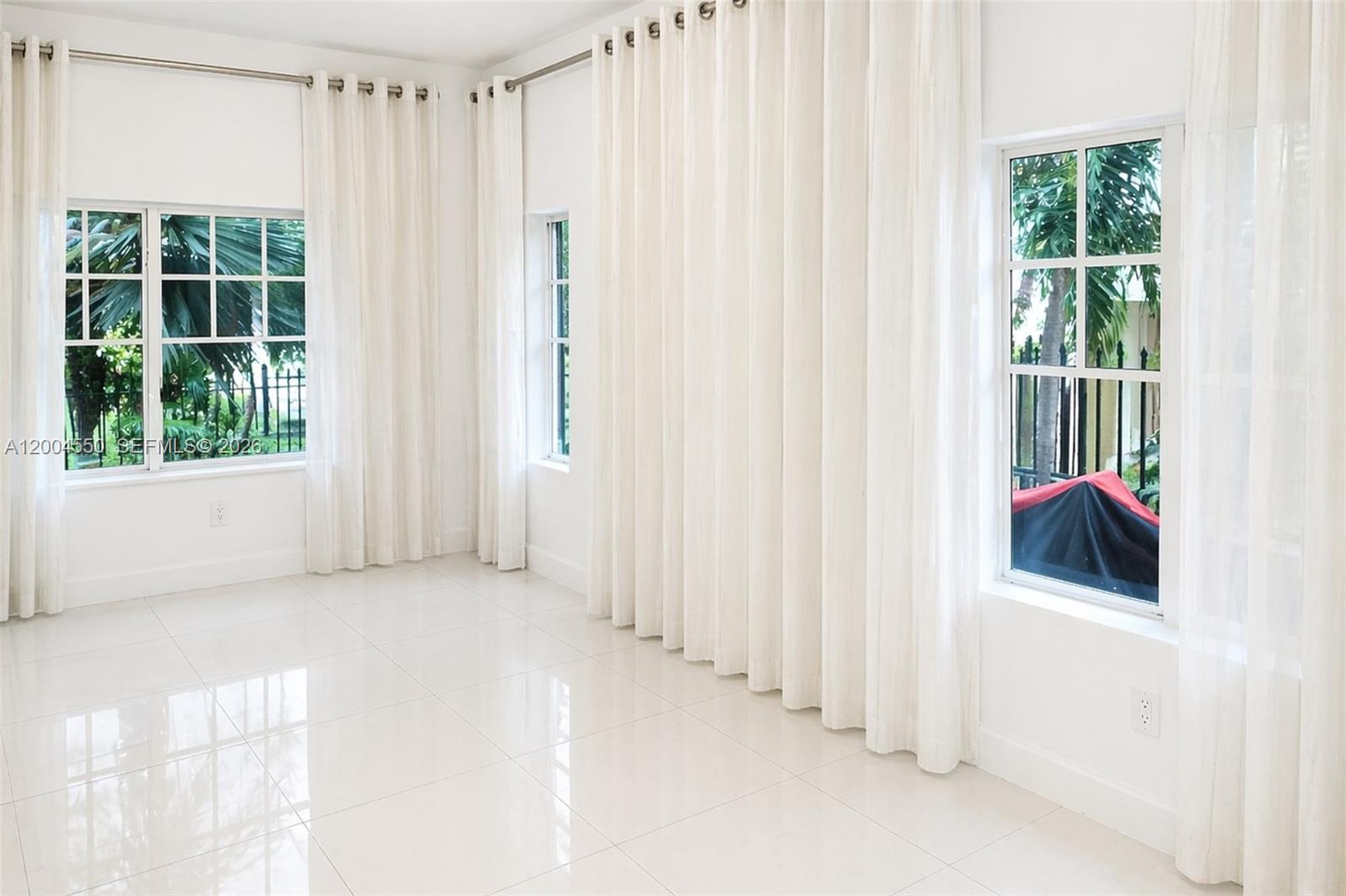 750 Pennsylvania Ave 1