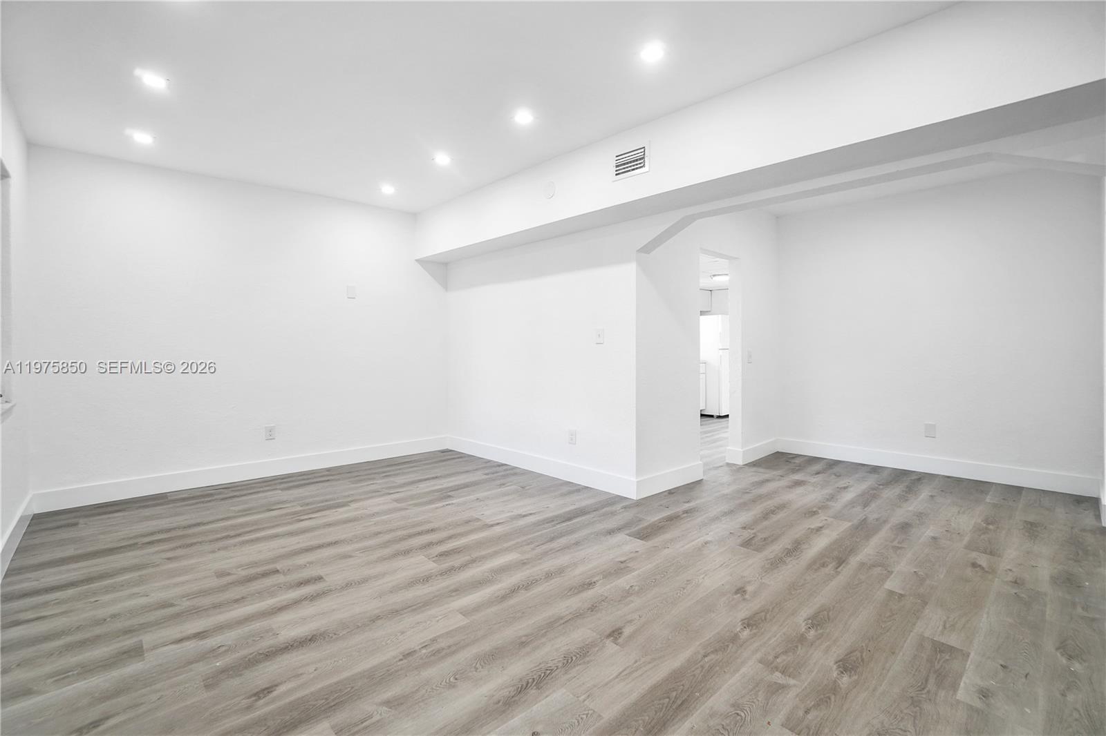 KEW GARDENS - Residential Lease