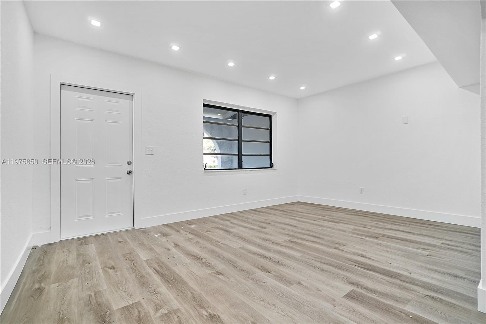 KEW GARDENS - Residential Lease