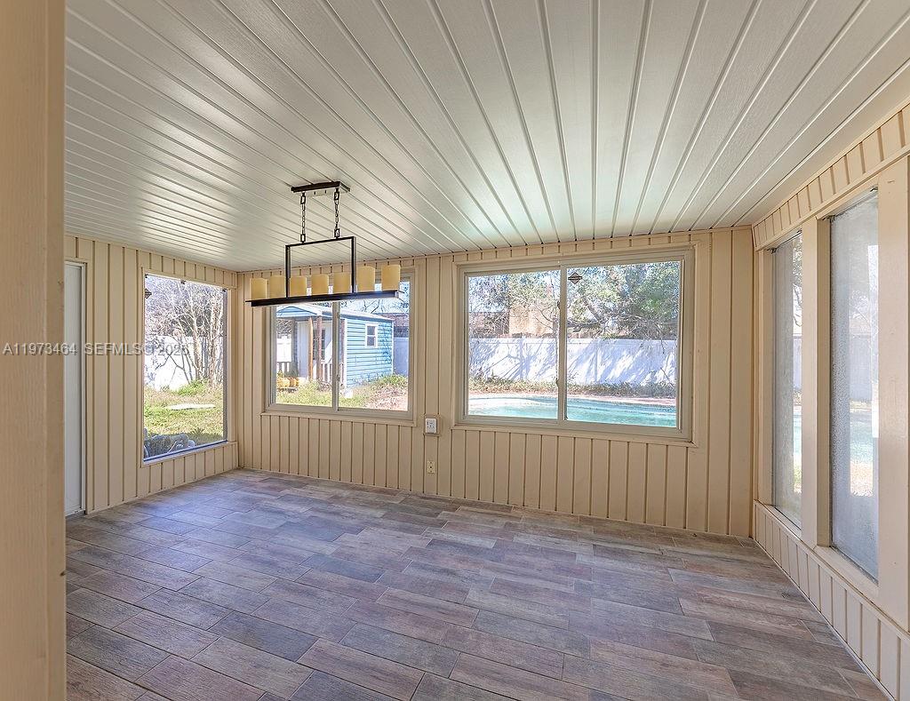 SAN JOSE MANOR UNIT 04 - Residential