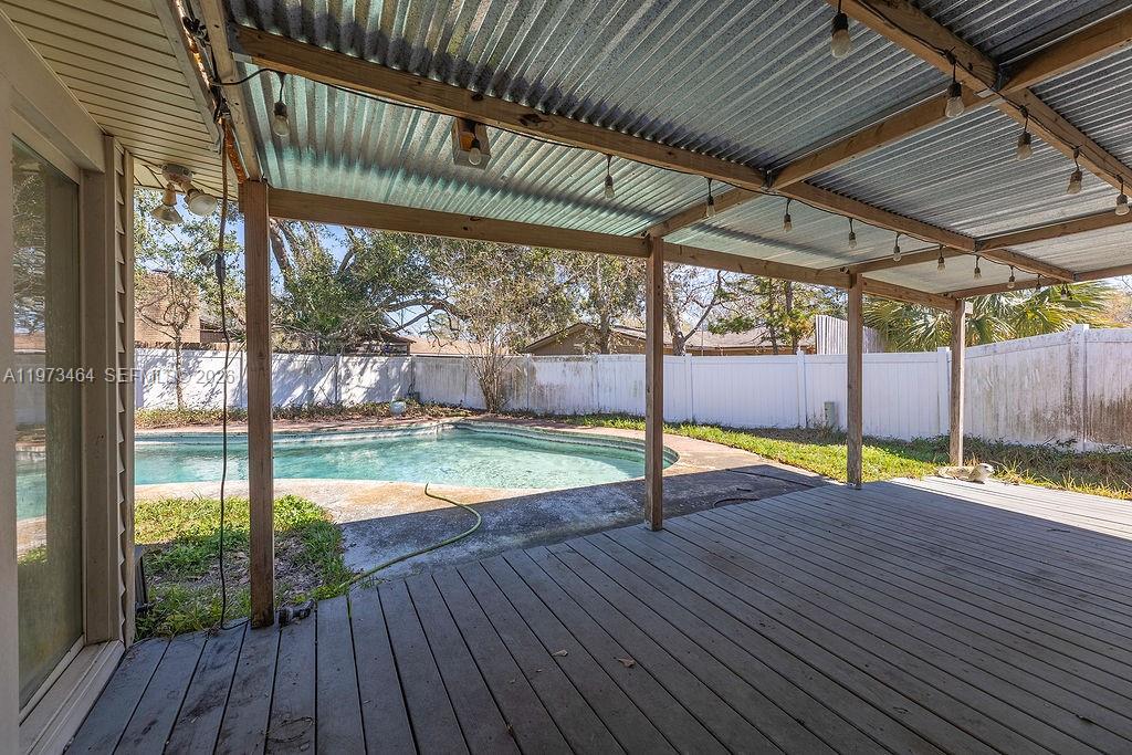 SAN JOSE MANOR UNIT 04 - Residential