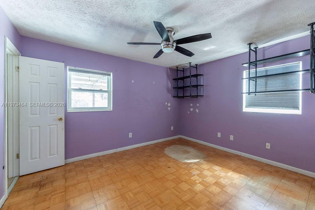 SAN JOSE MANOR UNIT 04 - Residential