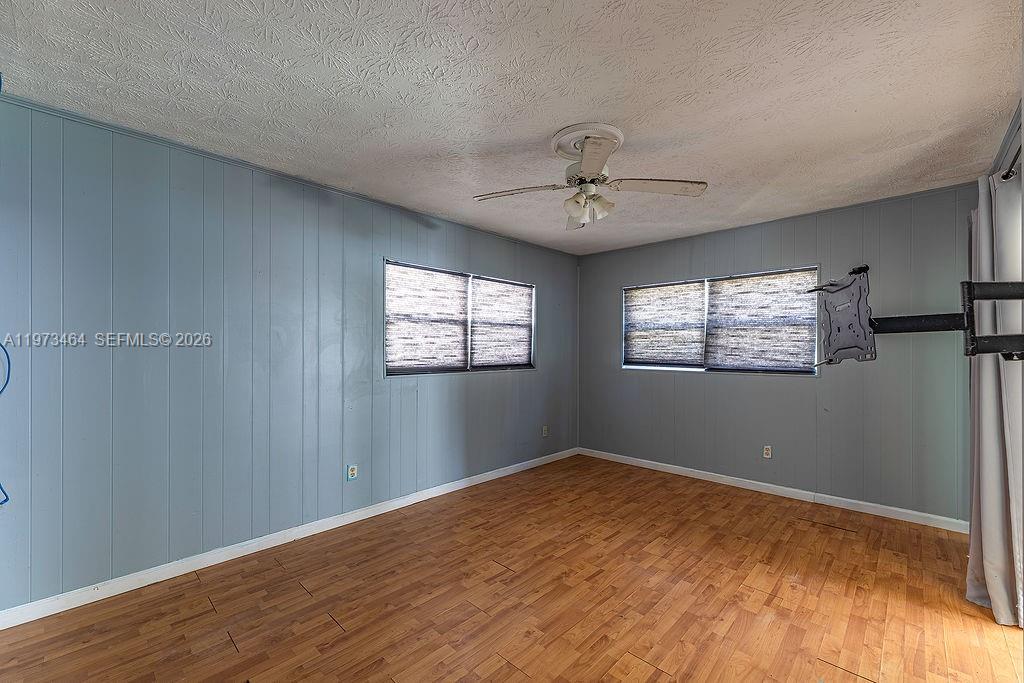 SAN JOSE MANOR UNIT 04 - Residential