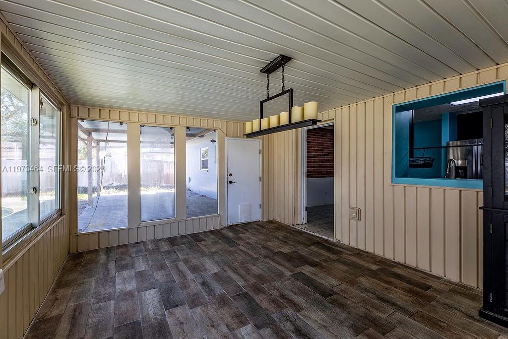 SAN JOSE MANOR UNIT 04 - Residential