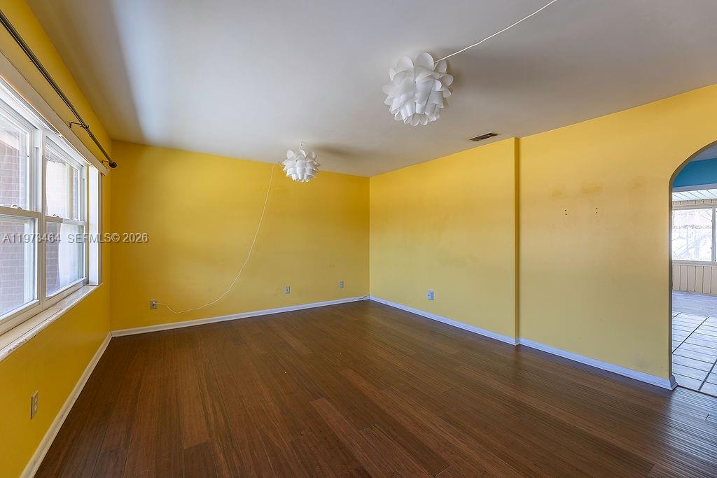 SAN JOSE MANOR UNIT 04 - Residential