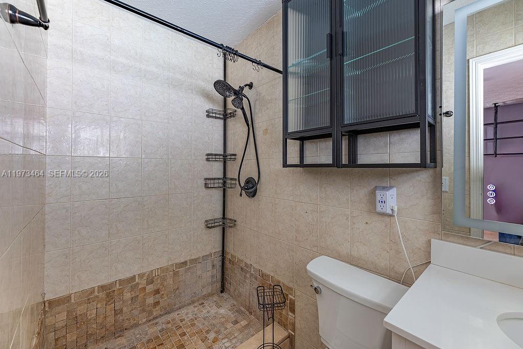 SAN JOSE MANOR UNIT 04 - Residential