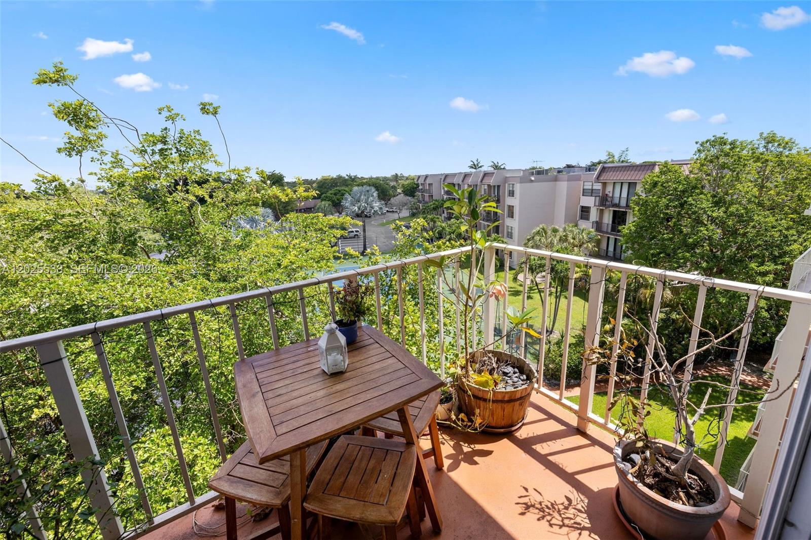 VILLAGE AT THE FALLS COND - Residential
