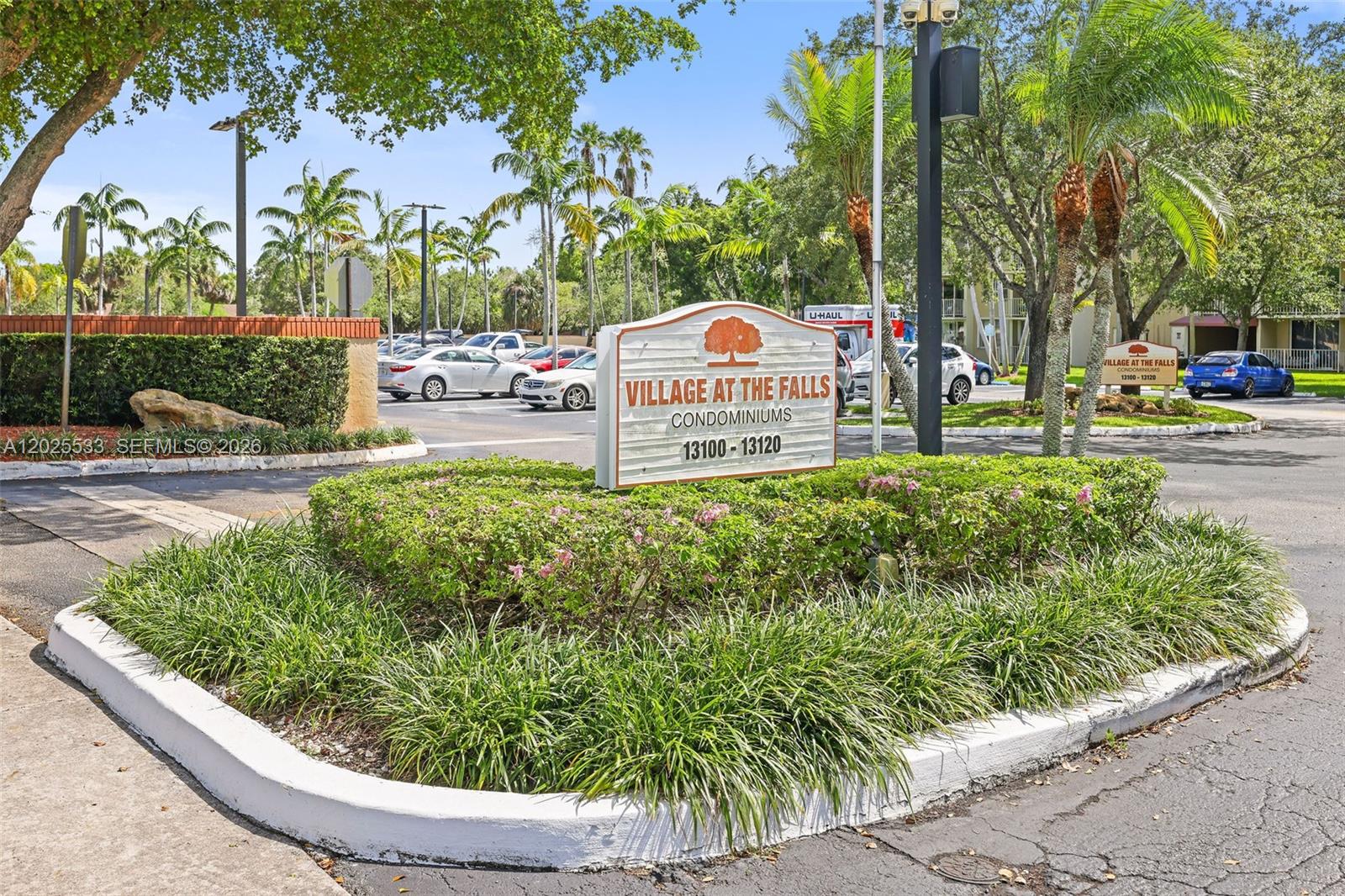 VILLAGE AT THE FALLS COND - Residential