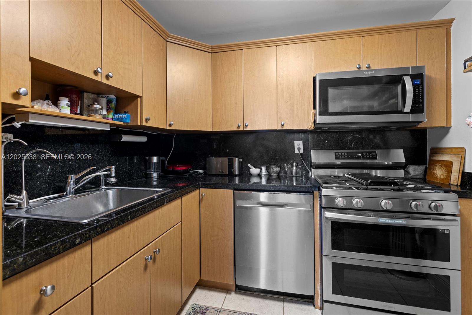 VILLAGE AT THE FALLS COND - Residential