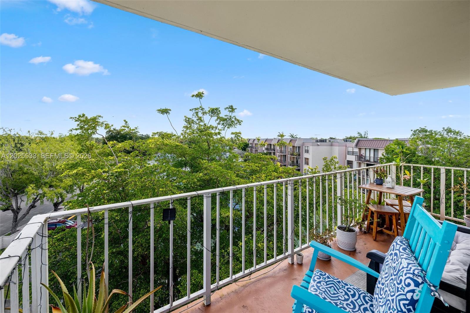 VILLAGE AT THE FALLS COND - Residential