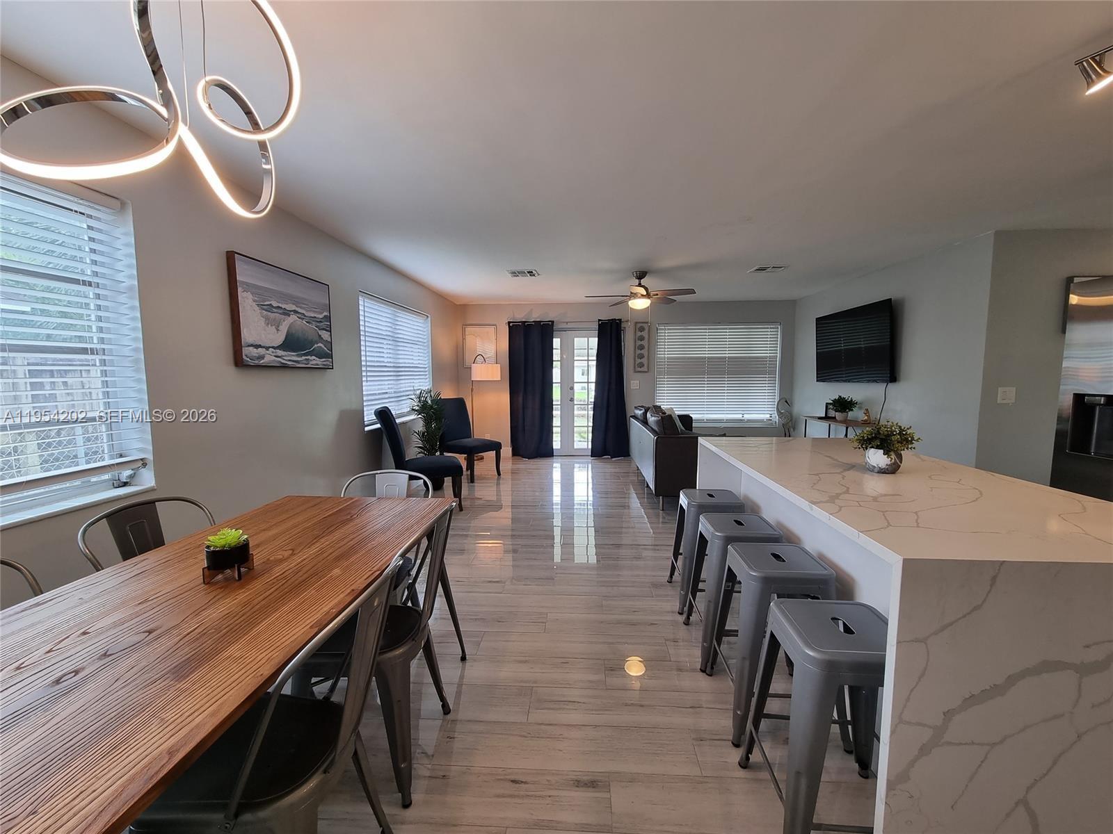 TROPICAL HAVEN - Residential