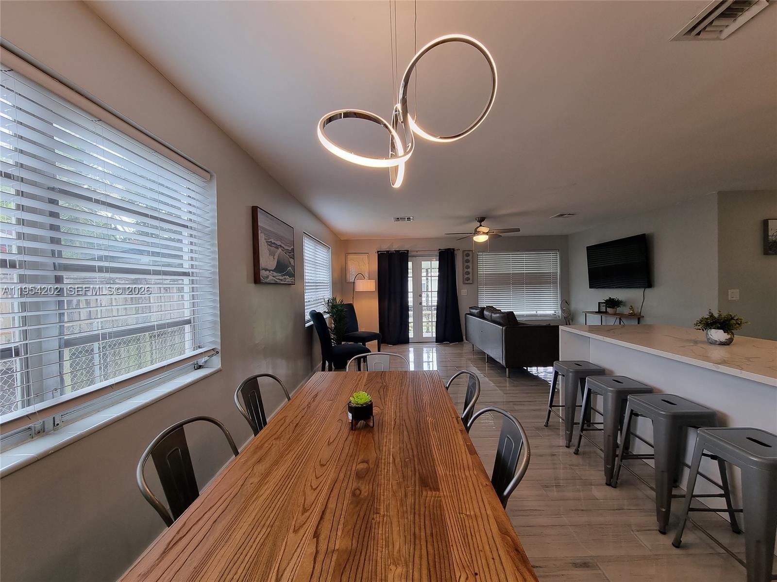 TROPICAL HAVEN - Residential