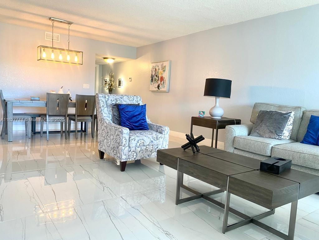 2800 N Palm Aire Dr 302