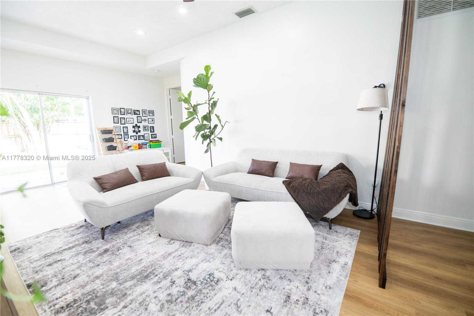 TRENDS AT BOCA RATON UNIT - Residential Lease