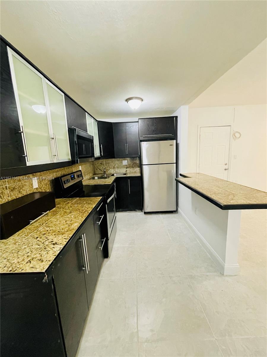 THE DOVE CONDO - Residential Lease