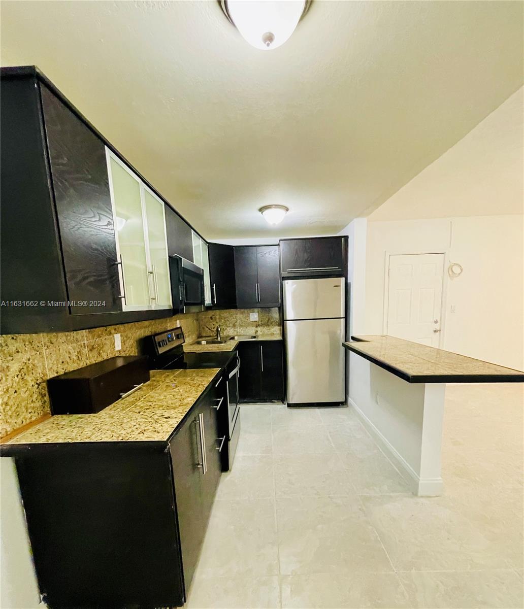 THE DOVE CONDO - Residential Lease