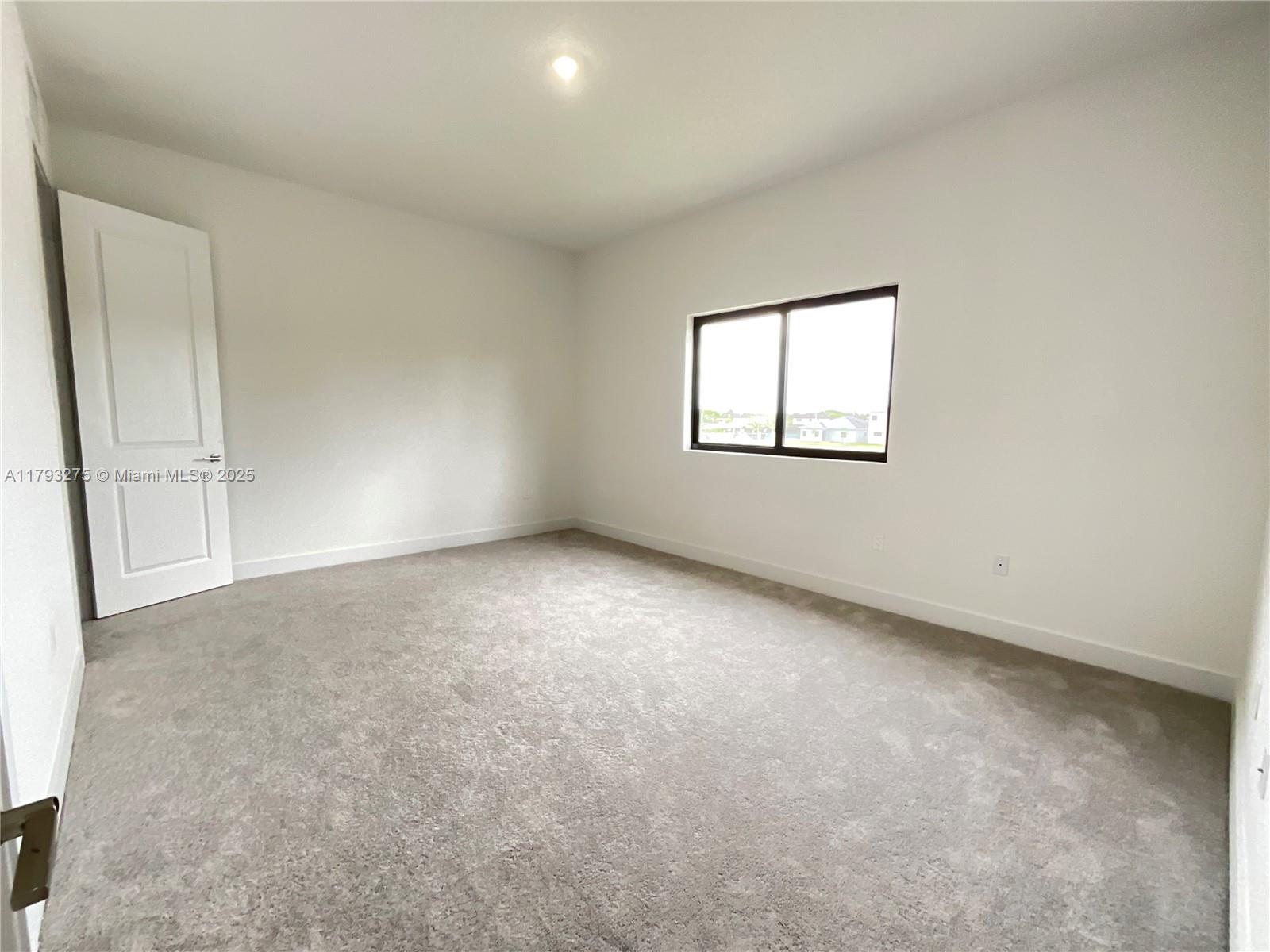 HIGHLAND RESIDENCES - Residential