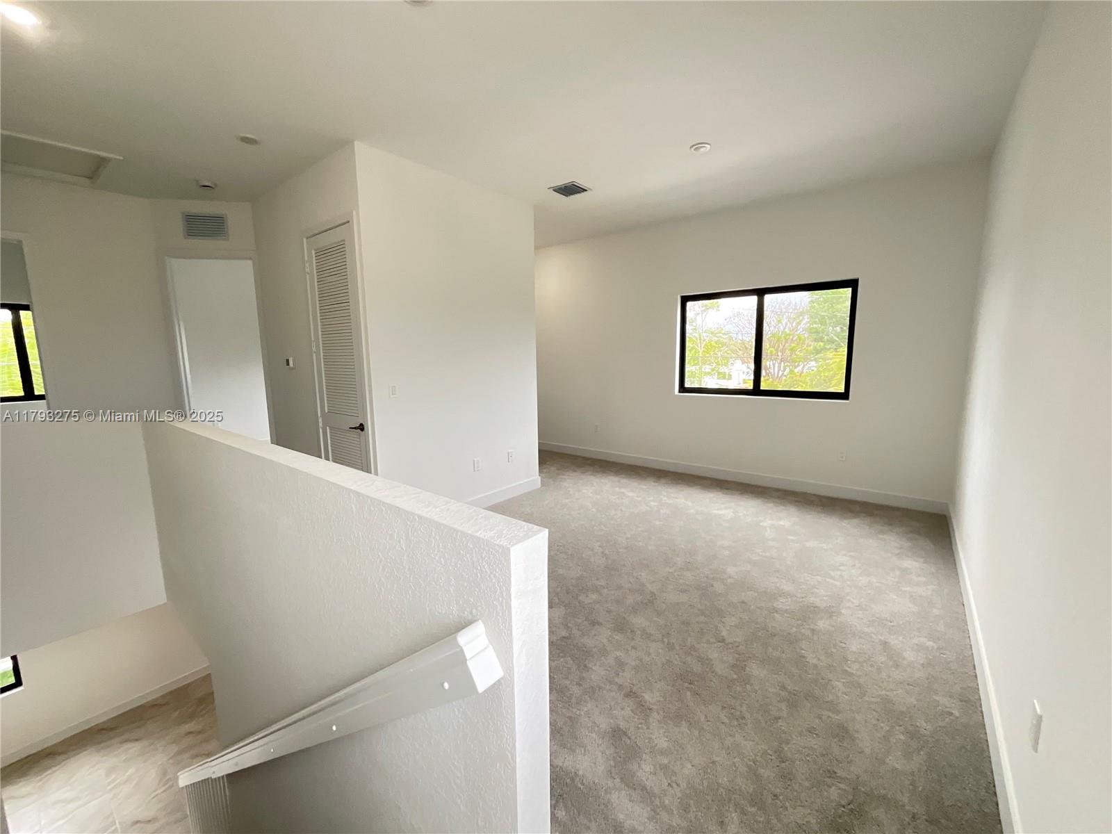 HIGHLAND RESIDENCES - Residential