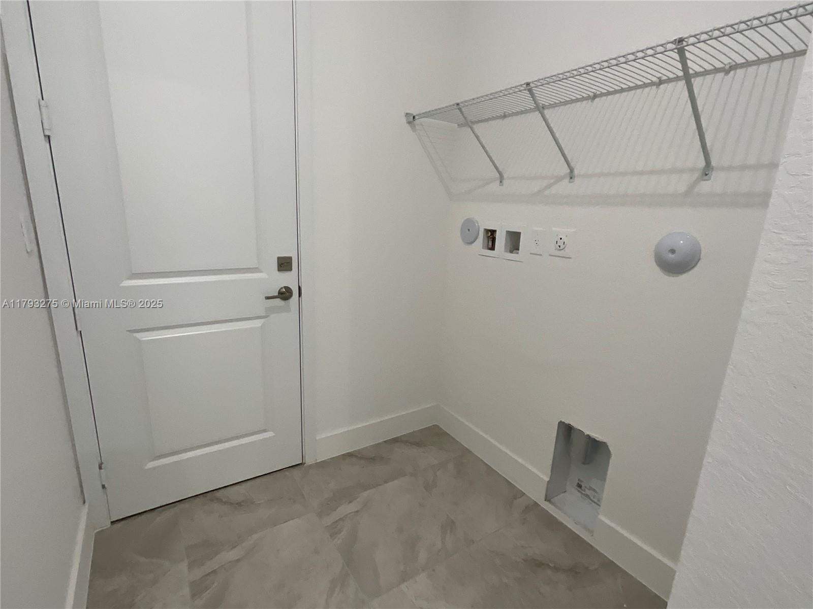 HIGHLAND RESIDENCES - Residential