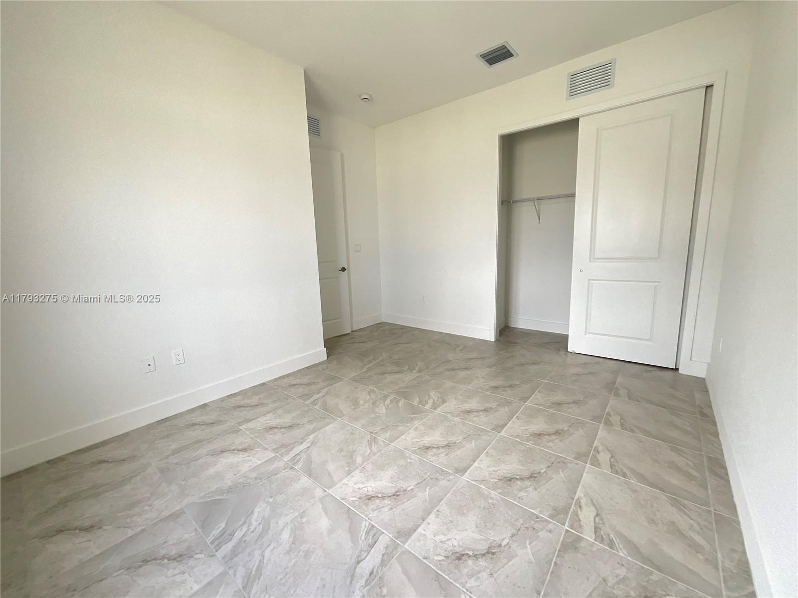 HIGHLAND RESIDENCES - Residential