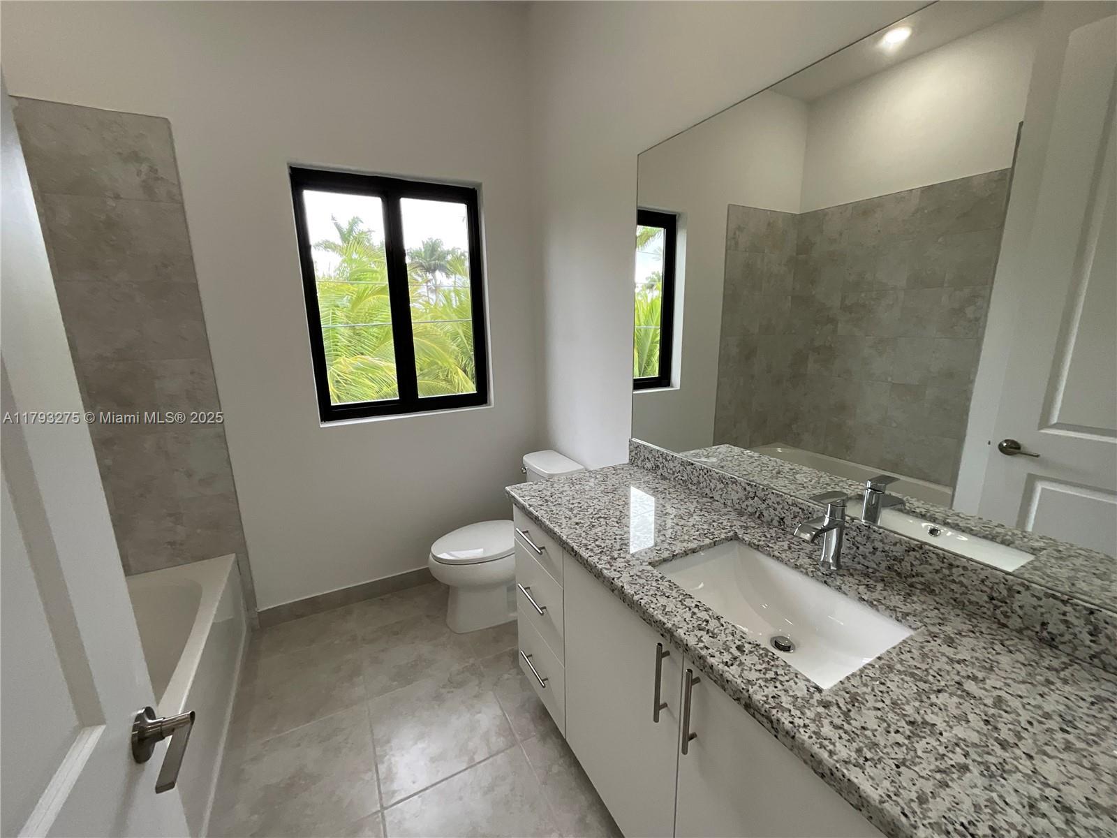 HIGHLAND RESIDENCES - Residential