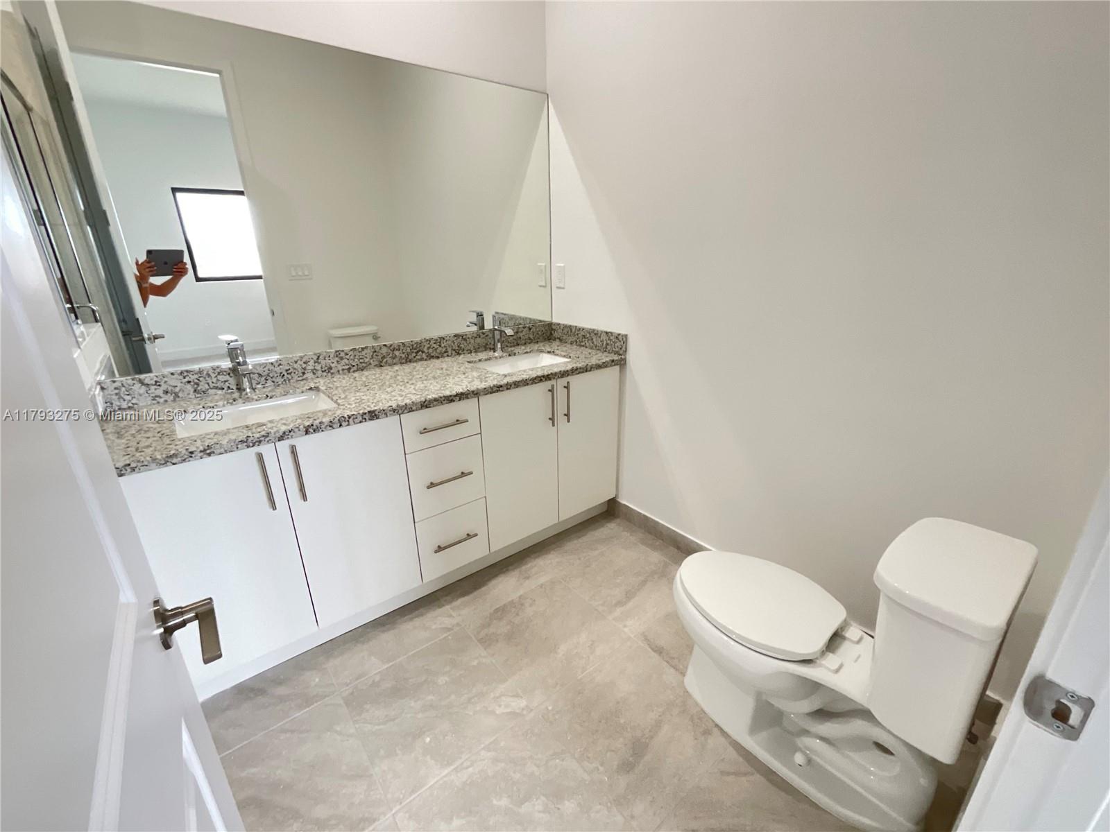 HIGHLAND RESIDENCES - Residential