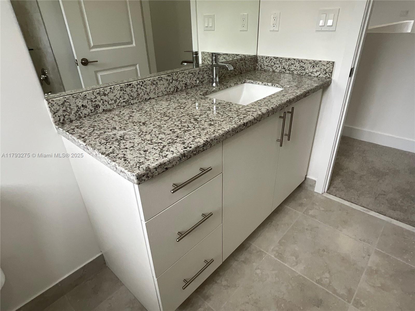 HIGHLAND RESIDENCES - Residential