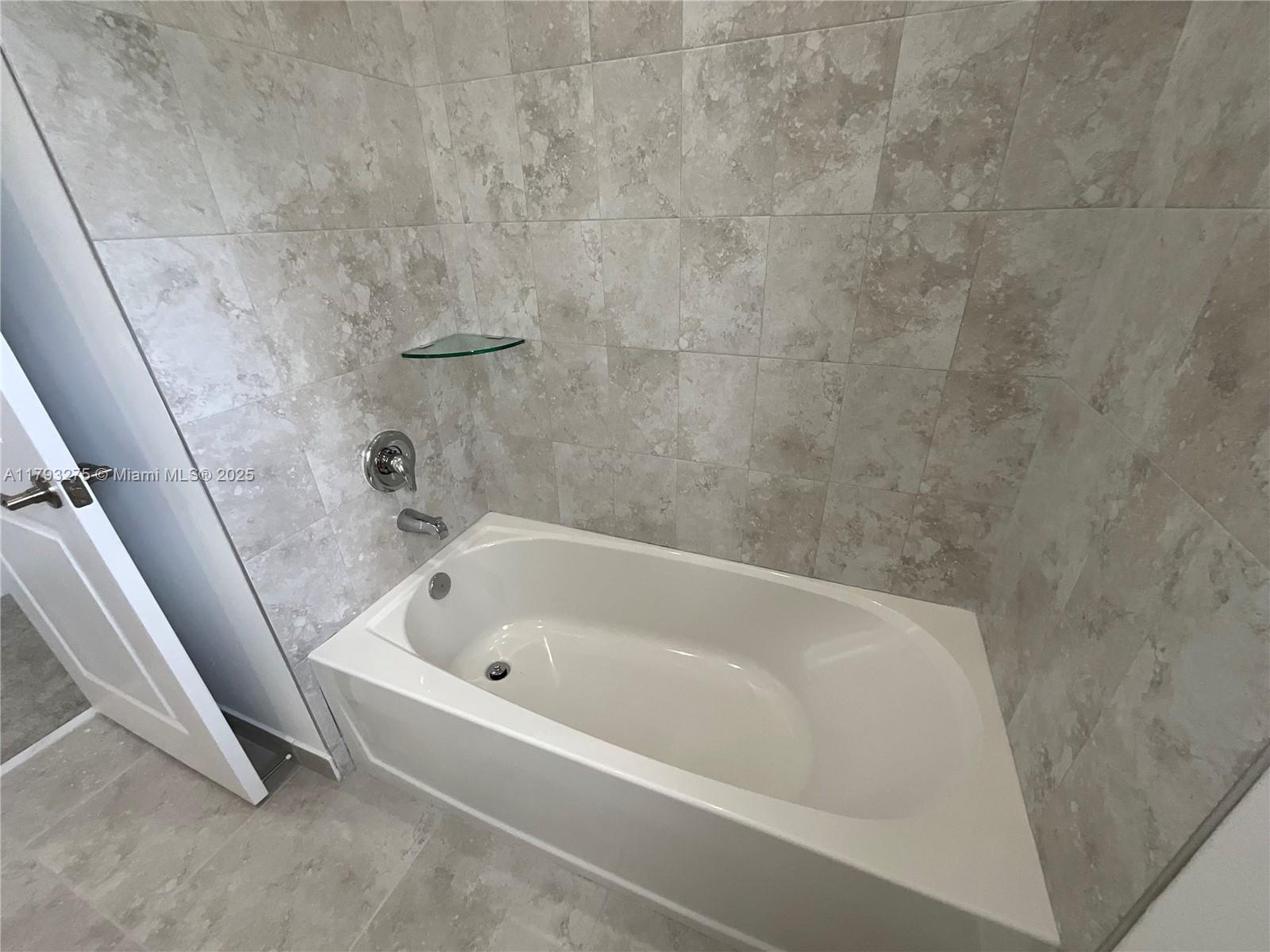 HIGHLAND RESIDENCES - Residential