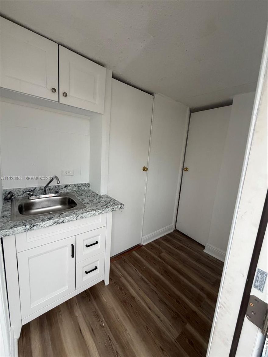 Recently updated, mobile home studio/one bathroom unit for rent, at a great price. Water and electricity are included in the rent. In a good location, near the bus stop, good schools, restaurants, shopping centers, and highways. Look no further. Call listing agent and move in immediately.