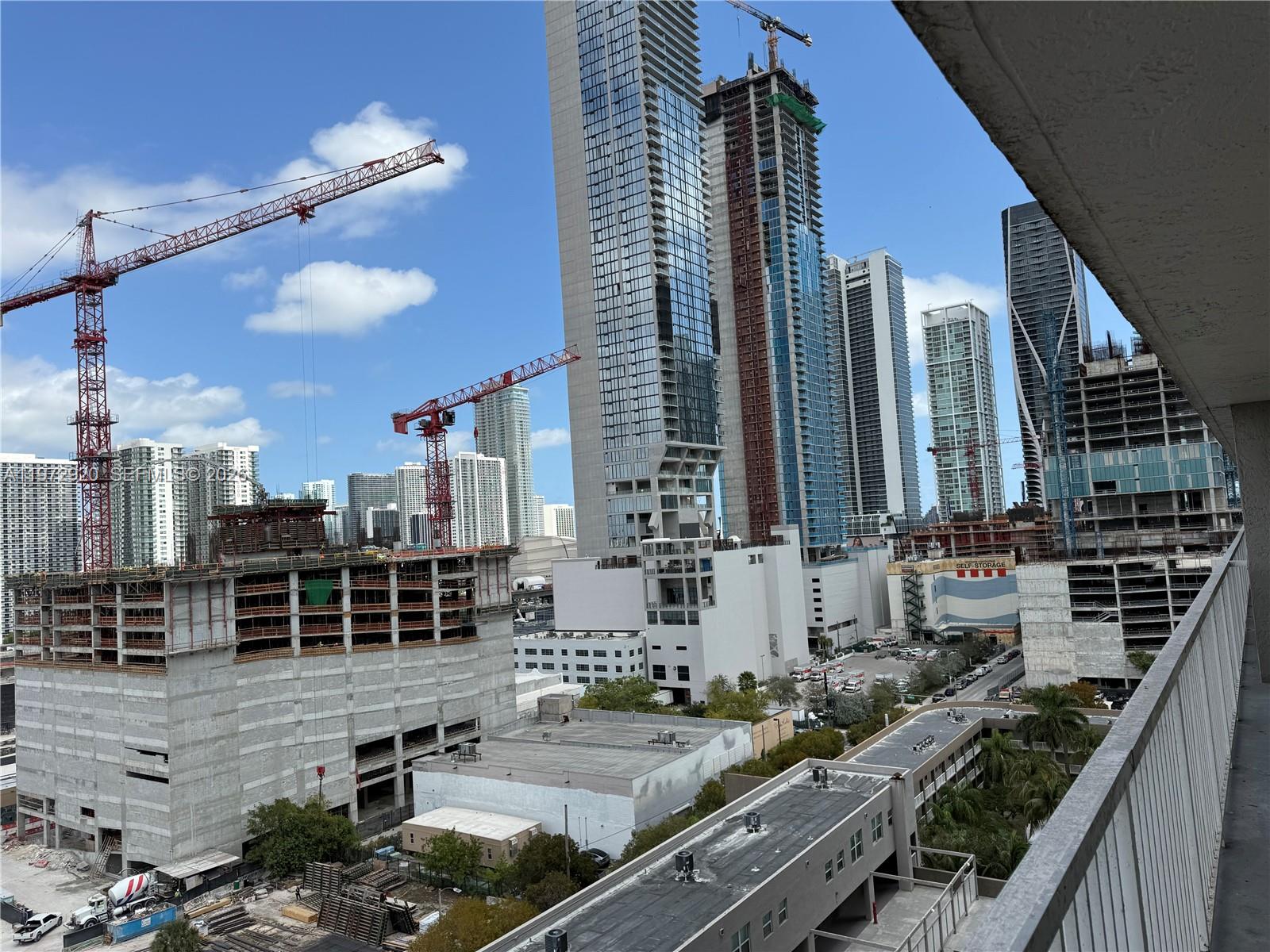 915 NW 1st Ave H1404