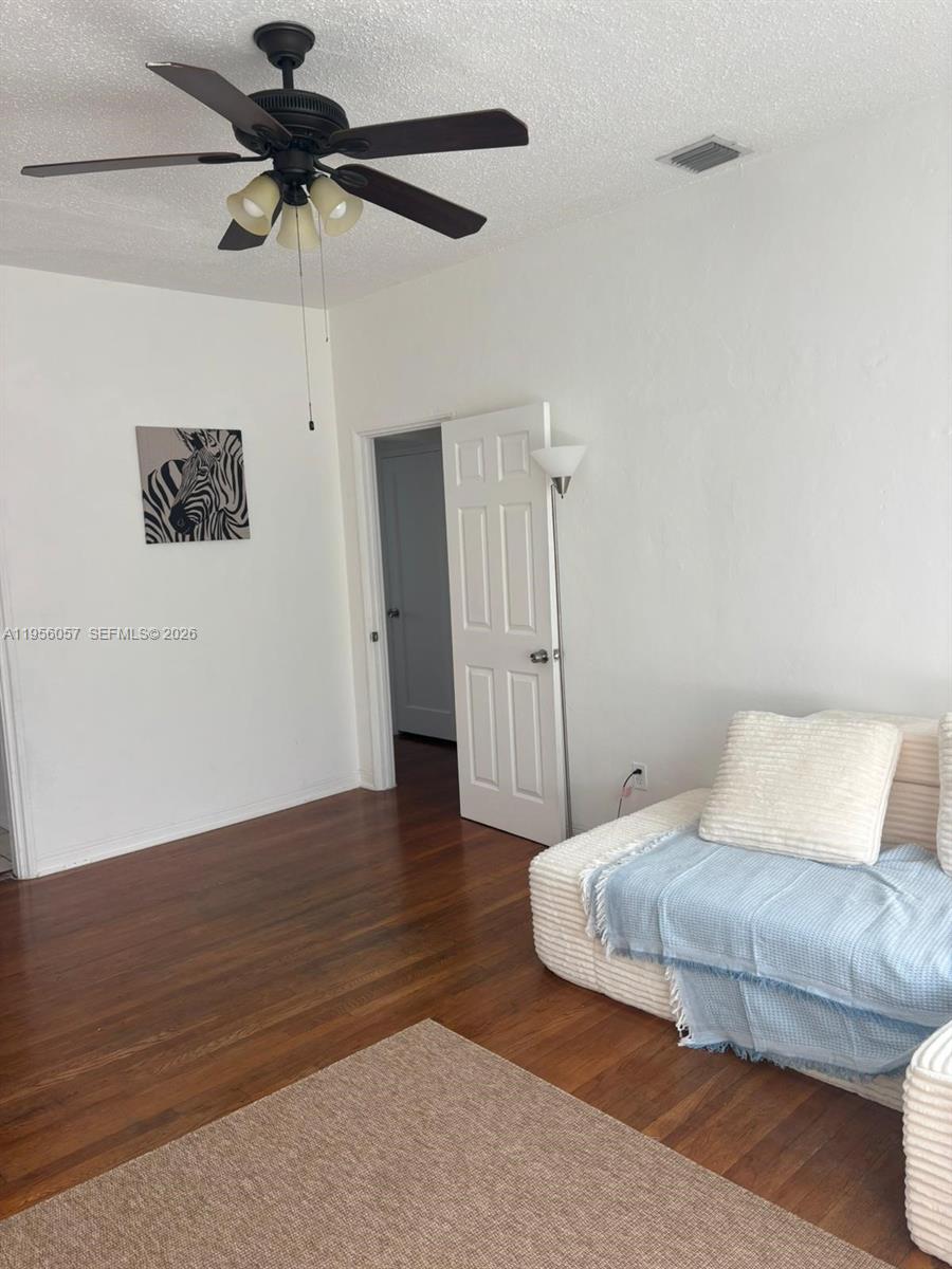 JEFFERSON HEIGHTS CONDOMI - Residential Lease