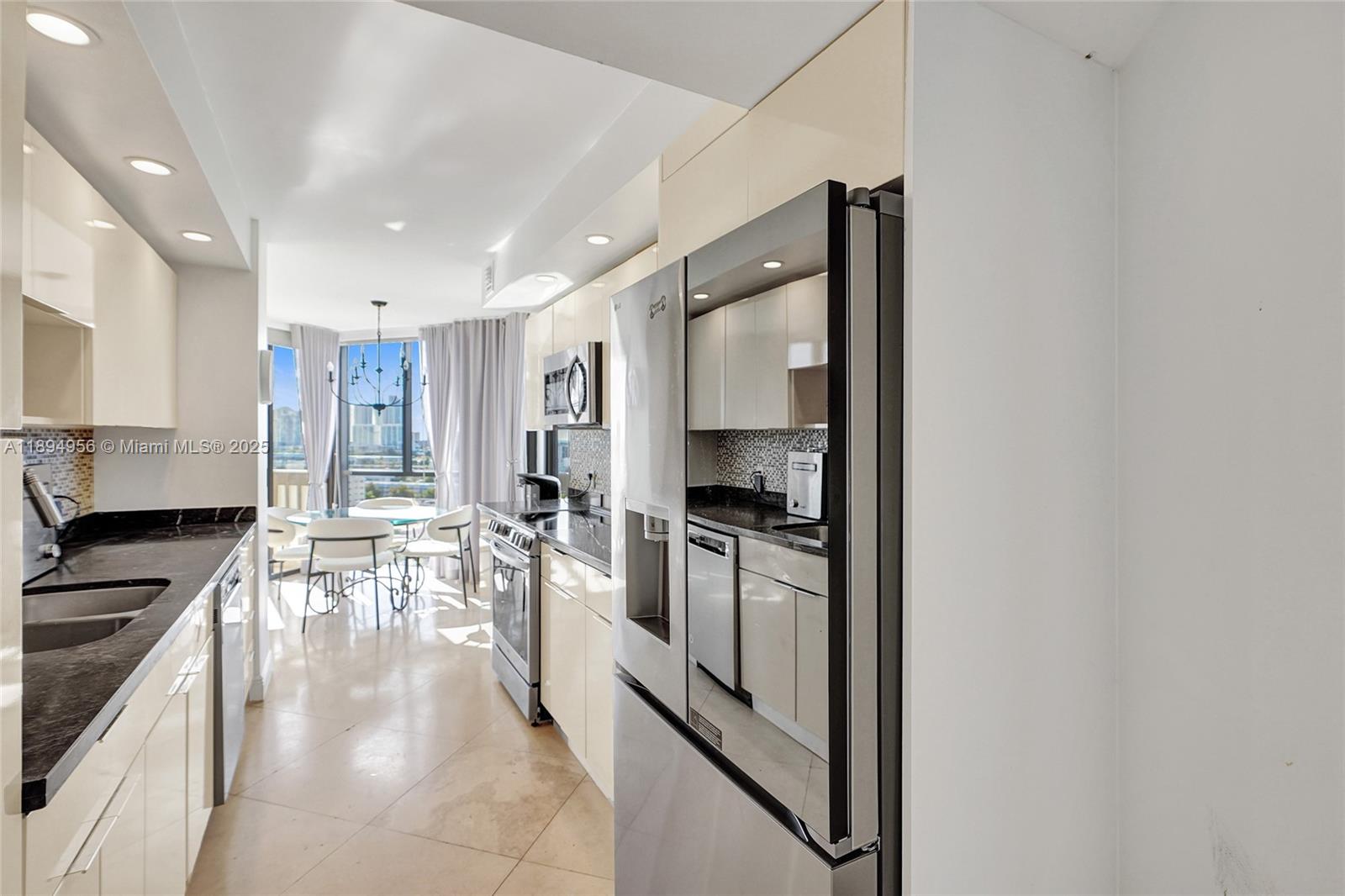 1000 ISL BLVD WILLIAMS IS - Residential