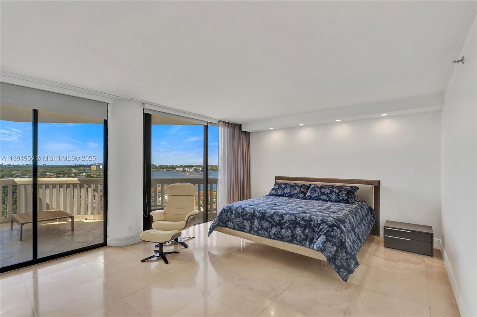 1000 ISL BLVD WILLIAMS IS - Residential
