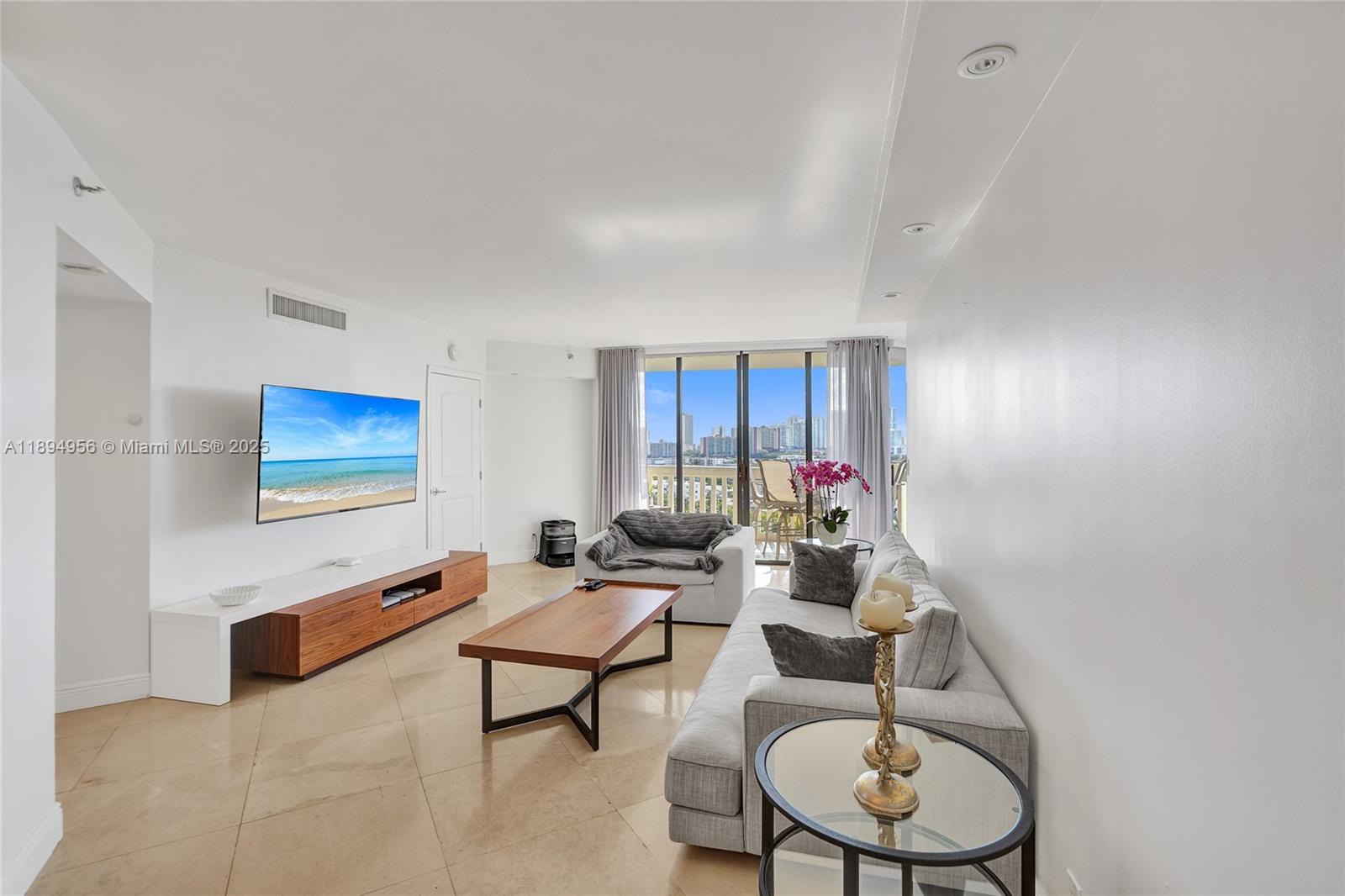 1000 ISL BLVD WILLIAMS IS - Residential