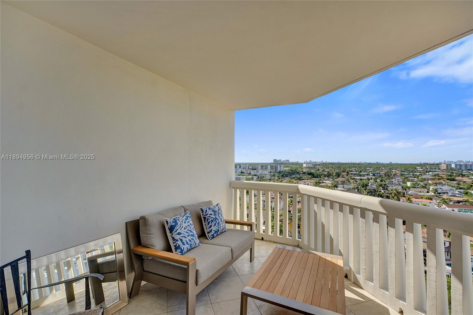 1000 ISL BLVD WILLIAMS IS - Residential