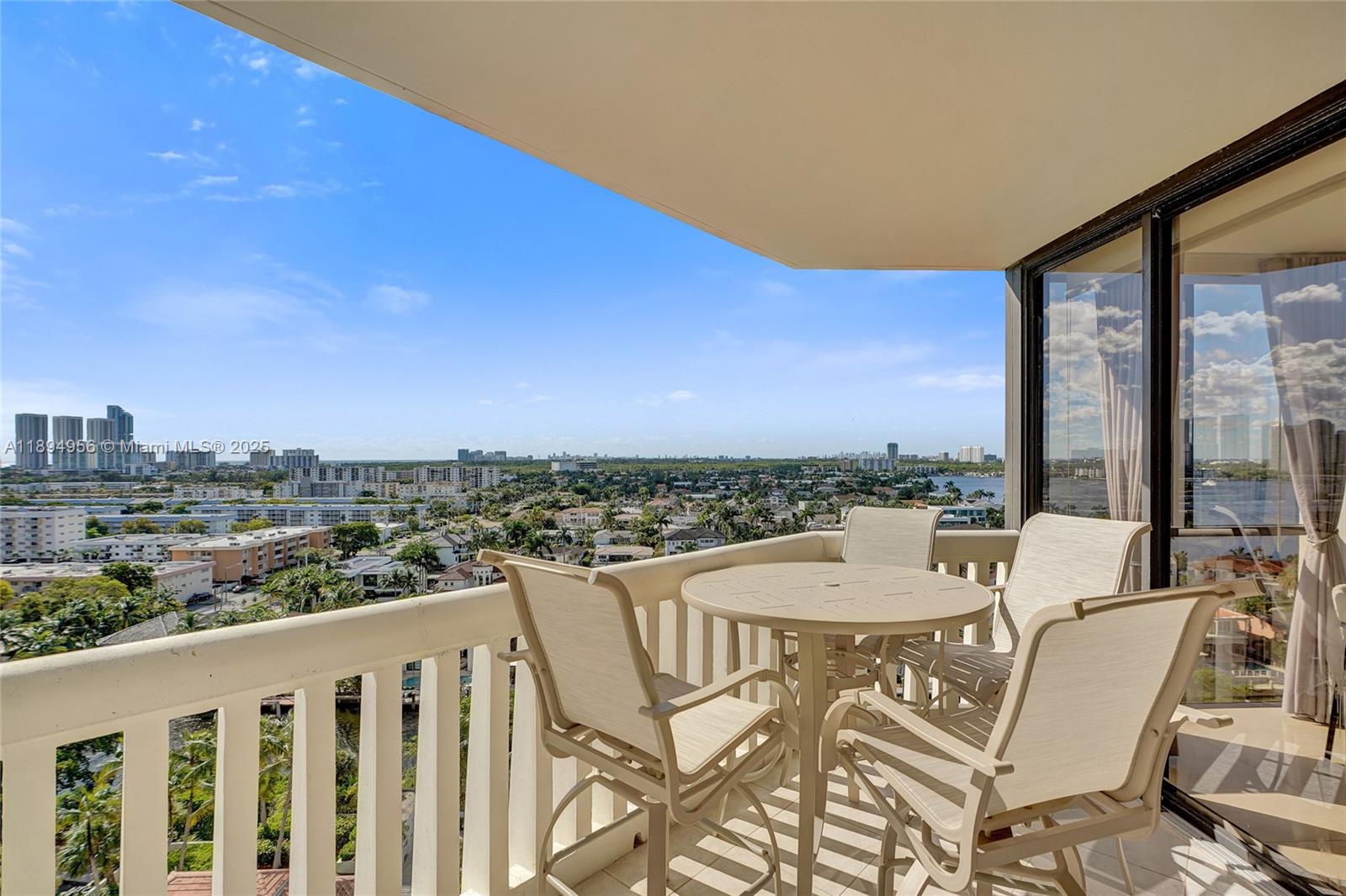 1000 ISL BLVD WILLIAMS IS - Residential