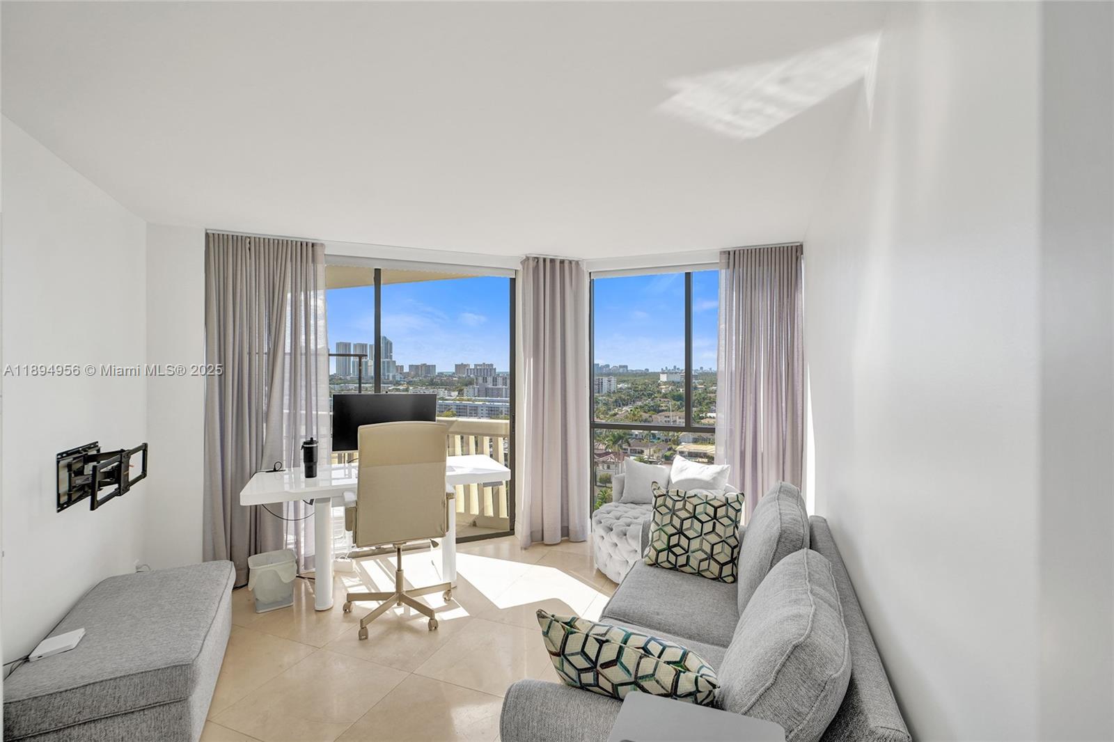 1000 ISL BLVD WILLIAMS IS - Residential
