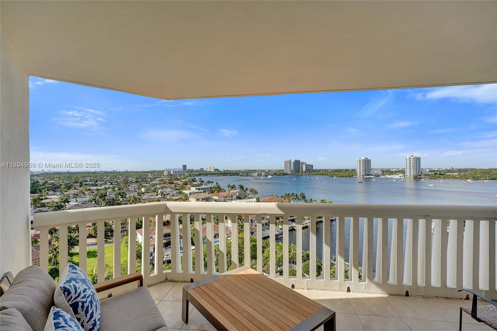 1000 ISL BLVD WILLIAMS IS - Residential