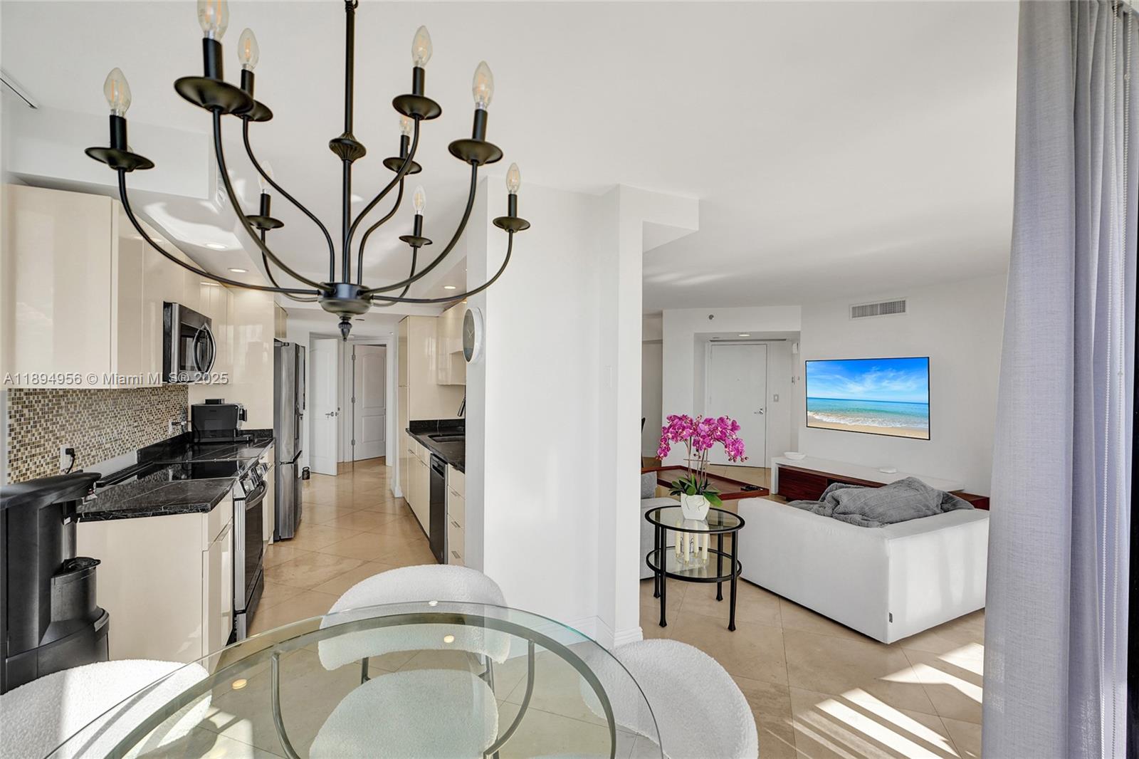 1000 ISL BLVD WILLIAMS IS - Residential